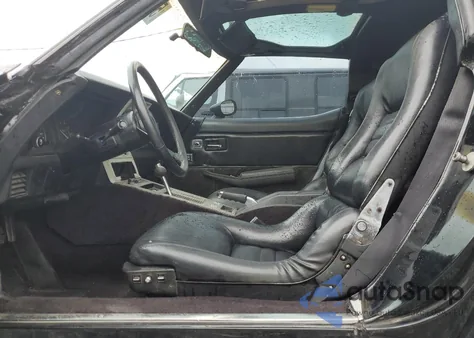 1981 Chevrolet Corvette из США, поврежденный, VIN 1G1AY8763BS401984